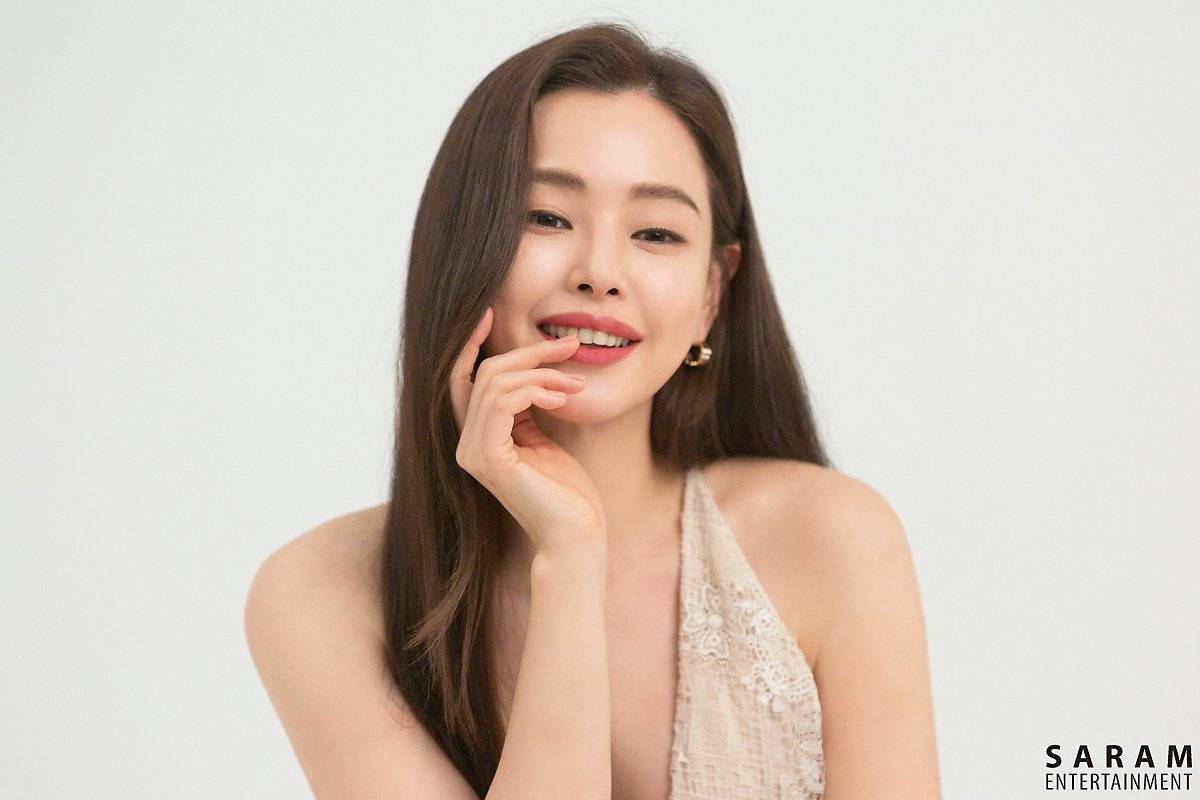Lee Ha Nee Saram Entertainment Profile photos